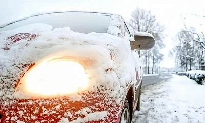 車のための氷の除去スプレーは何ですか